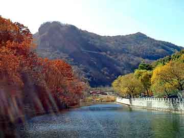 管家婆黑白马报图库，福州艺术职业学院